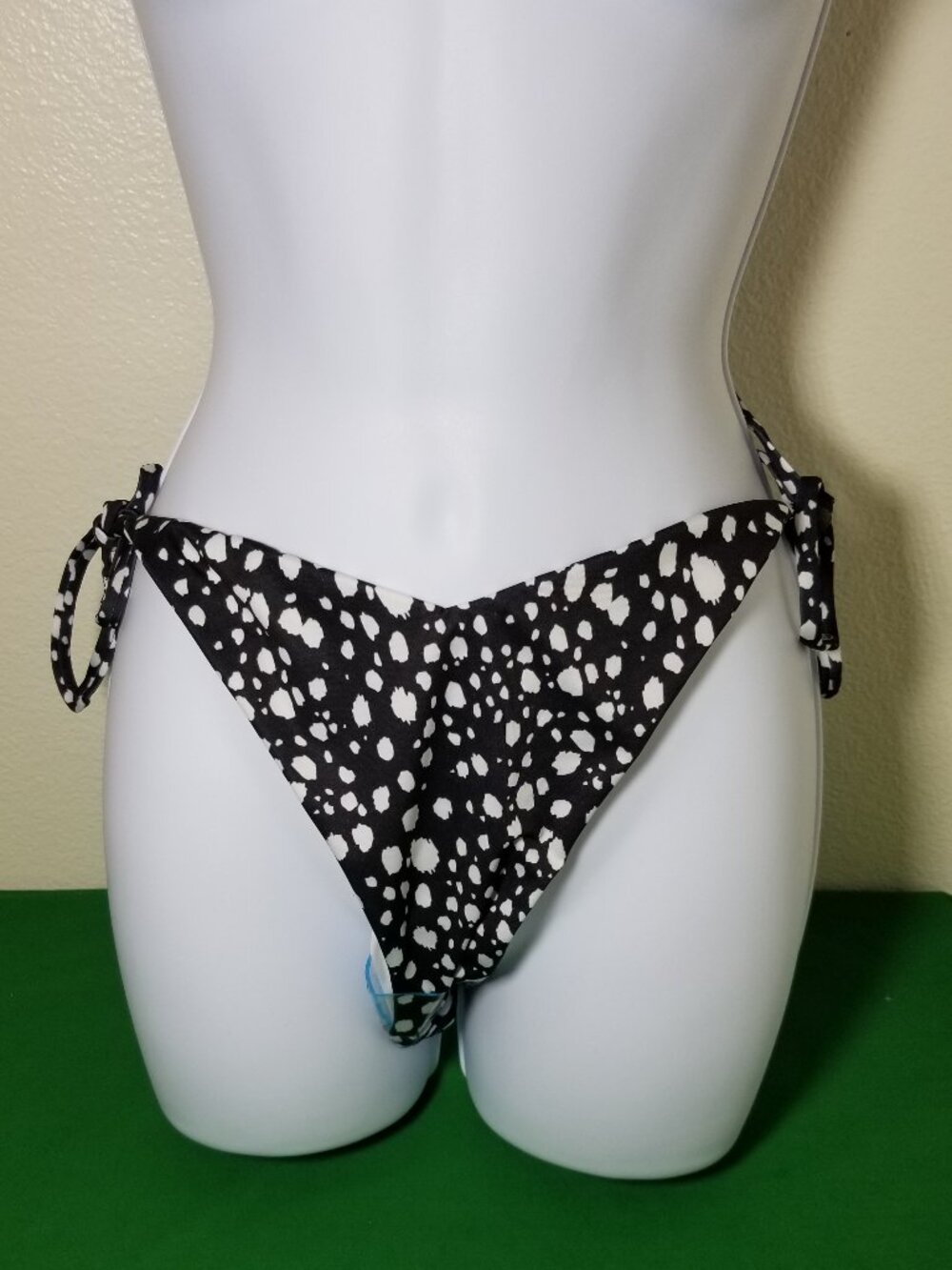 Asos Design Black & White Bikini Bottom Swimwear Size 6 Cheeky Beach NWOT